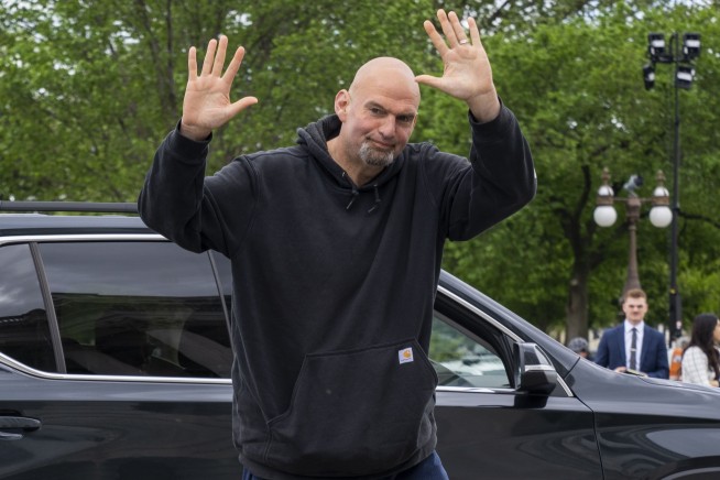Back in hoodies and gym shorts, Fetterman tackles Senate life after depression treatment