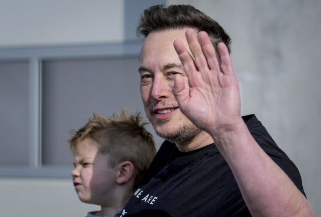 Tesla asks shareholders to restore $56B Elon Musk pay package that was voided by Delaware judge