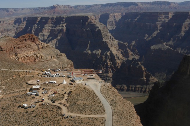 Tourist taking photos dies in fall at Grand Canyon