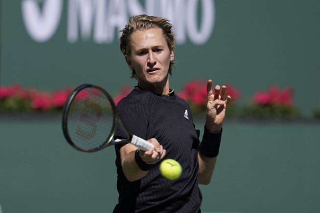 Rattled by spectator's outburst, Osaka loses at Indian Wells