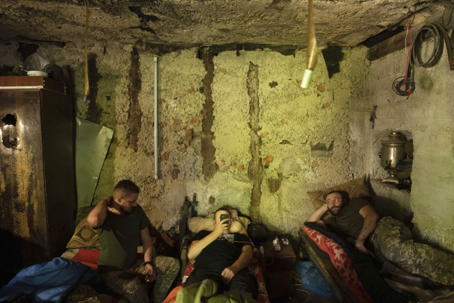 Russia steps up strikes on Ukraine amid counterattacks