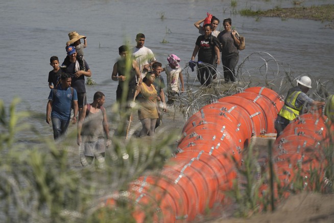 Body seen along floating barrier Texas installed in the Rio Grande, Mexico says