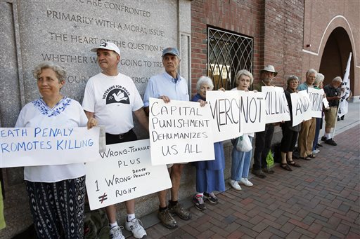 Boston Marathon bomber apologizes for the first time