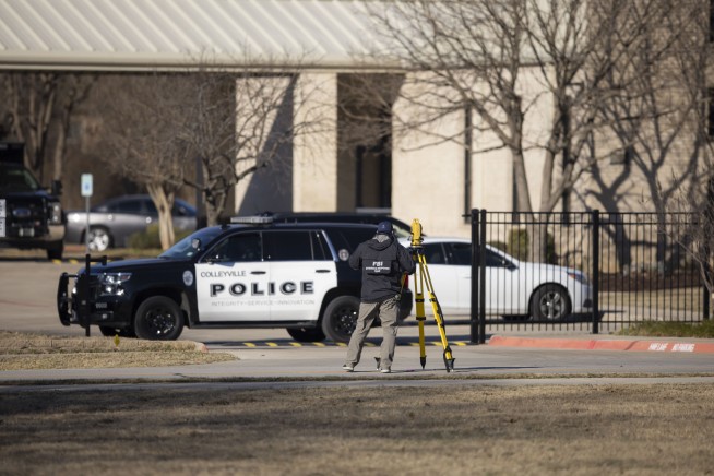 Feds accuse Texas man of selling gun used to take hostages