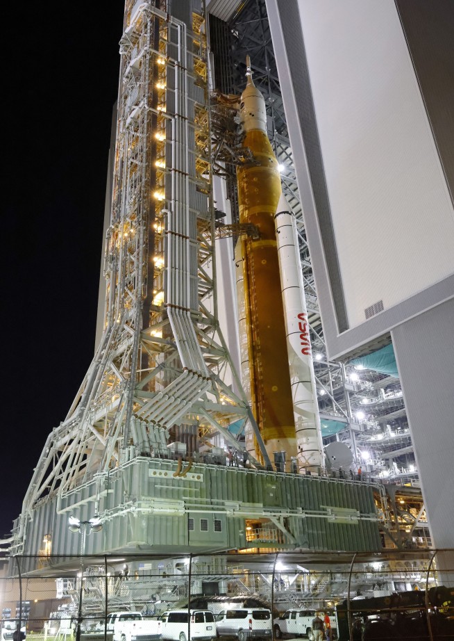 NASA's moon rocket moved to launch pad for 1st test flight