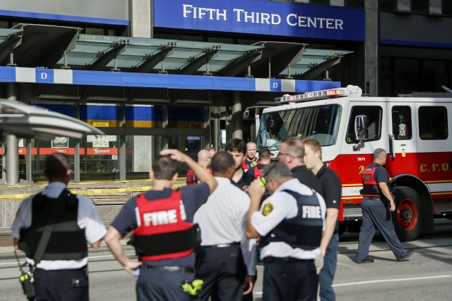 4 dead, including gunman, in Cincinnati bank shooting