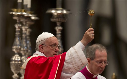 40 'I'do's' at Vatican as Pope marries 20 couples