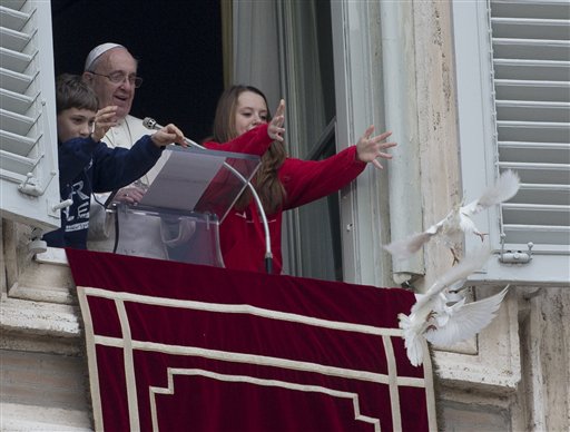 Birds attack peace doves freed from pope's window