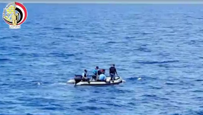 El-Sissi says Egypt submarine headed to plane crash site