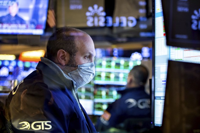 Stocks fall broadly on Wall Street, led by tech, banks