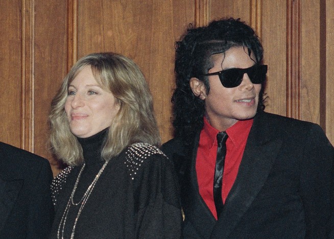 Streisand apologizes for remarks on Michael Jackson accusers