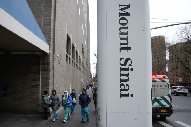 Nurses at 2 NYC hospitals return to work as deal ends strike