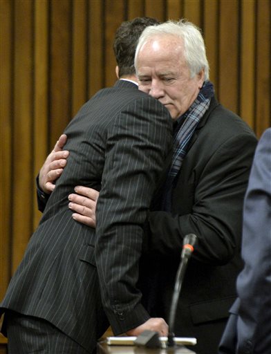 Pistorius trial: defense alleges police tampering