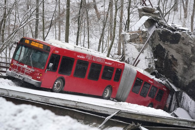 Bridge collapses, drops city bus into Pittsburgh ravine