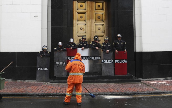 Peru thrown into constitutional crisis amid power struggle