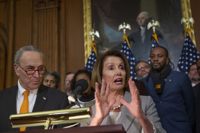 Trump threatens emergency declaration, visits Texas border