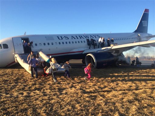 Jet aborts takeoff after gear failure in Philly