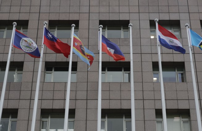 Nauru switches diplomatic recognition from Taiwan to China