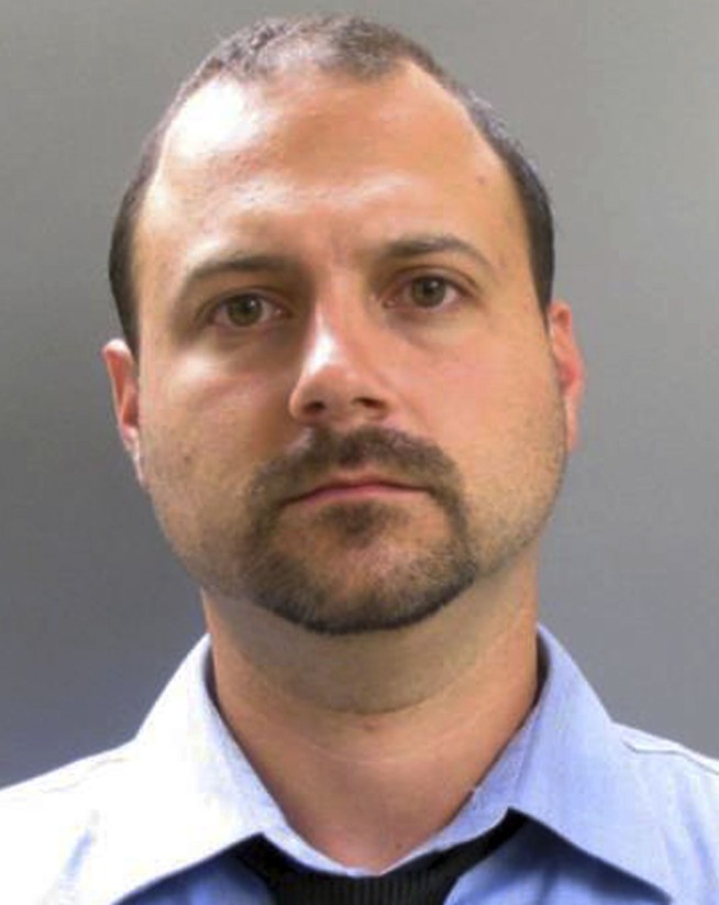 Dad accused of putting girl in game machine, stealing prizes