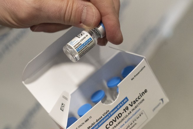FDA grapples with timing of booster for J&J COVID-19 vaccine