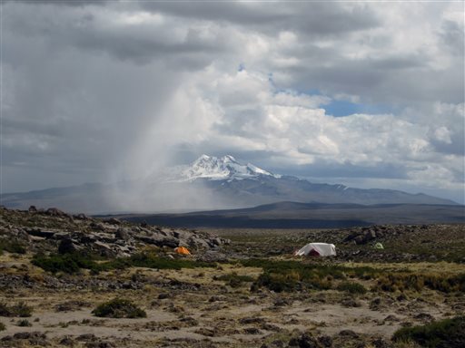 Stone tools show ancient settlement high in Andes