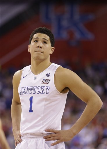 Top-ranked Kentucky falls short of title with 71-64 loss