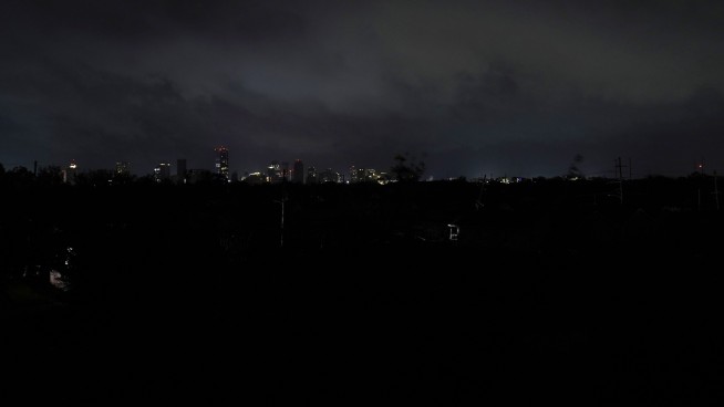 New Orleans blacked out as Ida floods Louisiana, Mississippi