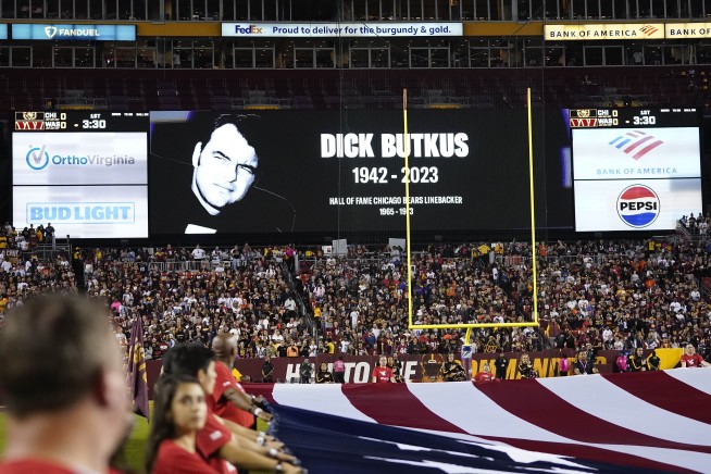 Dick Butkus, fearsome Hall of Fame Chicago Bears linebacker, dies at 80