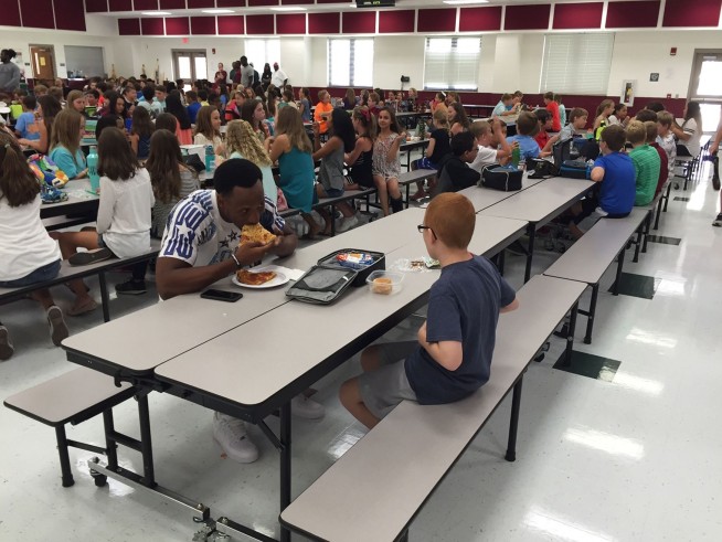 FSU player eats lunch with autistic student sitting alone