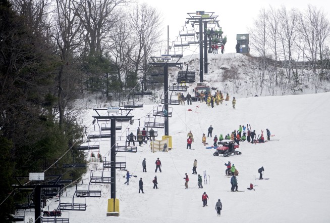 Ski lift malfunction strands dozens, 5 have minor injuries