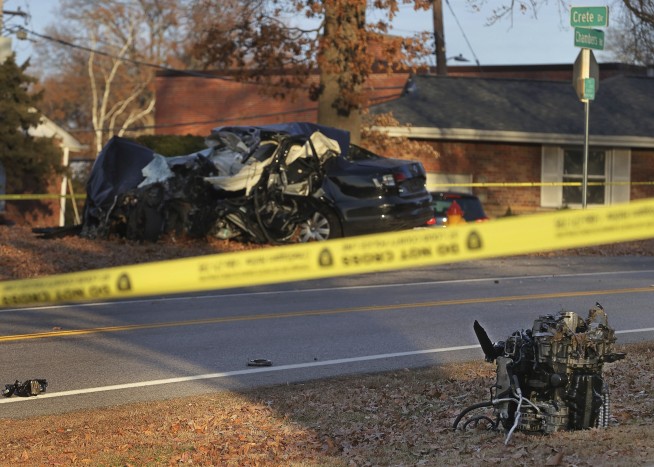 Officer, suspect die in head-on crash in suburban St. Louis