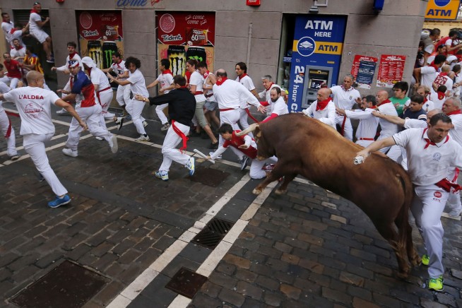 Spain: 7 gored in hair-raising Pamplona bull-run
