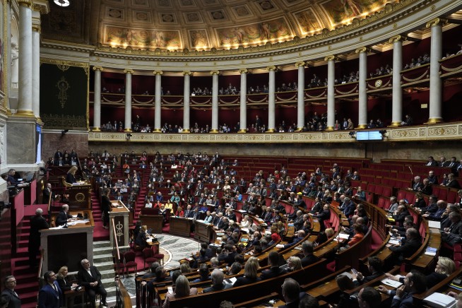 French government survives no-confidence votes over pensions
