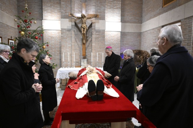 Pope Emeritus Benedict XVI body lying in state at Vatican