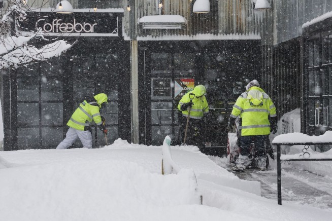 Key Northern California highway closed as snow continues to fall in the blizzard-hit Sierra Nevada
