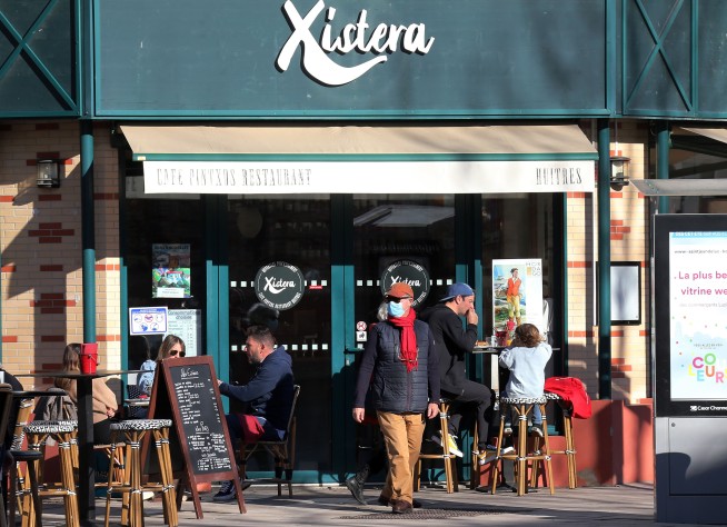 Cut! Popcorn, candy ban hits French cinemas' virus recovery