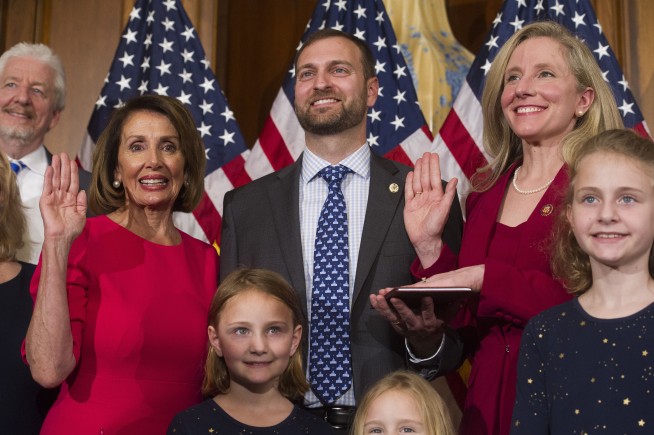 In the end, 15 Democrats don't back Pelosi for speaker