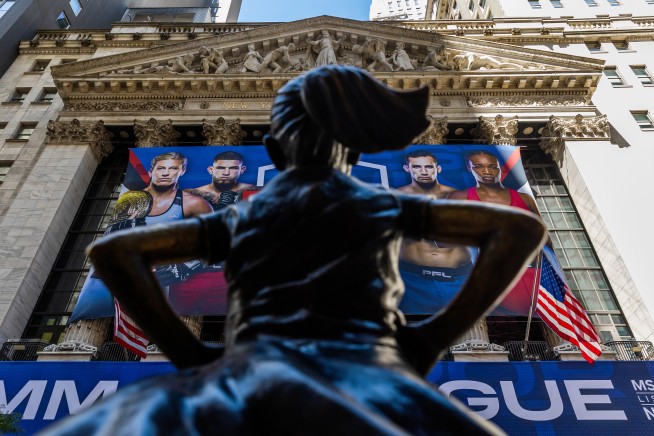 US stocks rise following solid earnings reports