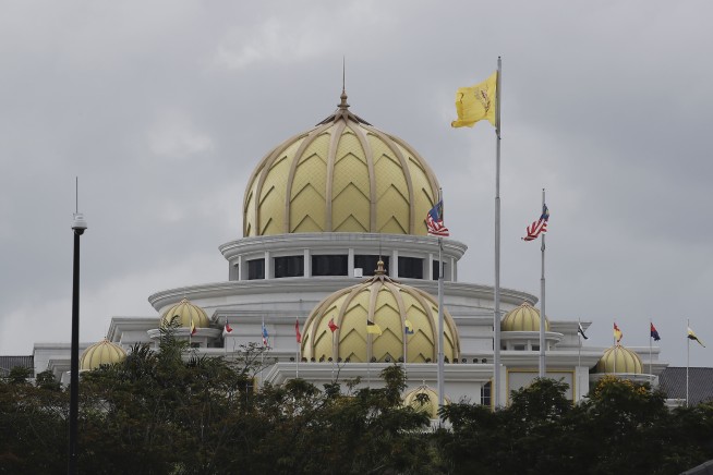 Long-time reformist leader Anwar sworn in as Malaysian PM
