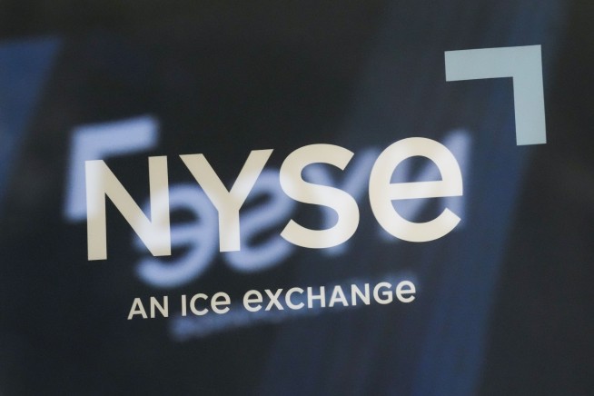 Stock market today: Asian shares are mixed as investors weigh weakness in the tech sector