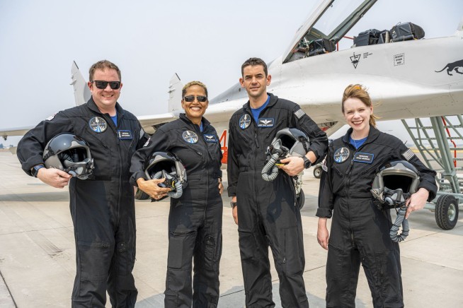 SpaceX launches 4 amateurs on private Earth-circling trip