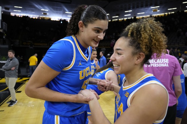 Texas is No. 1 in women's AP Top 25 for the first time in 21 years; NC State climbs into top 10