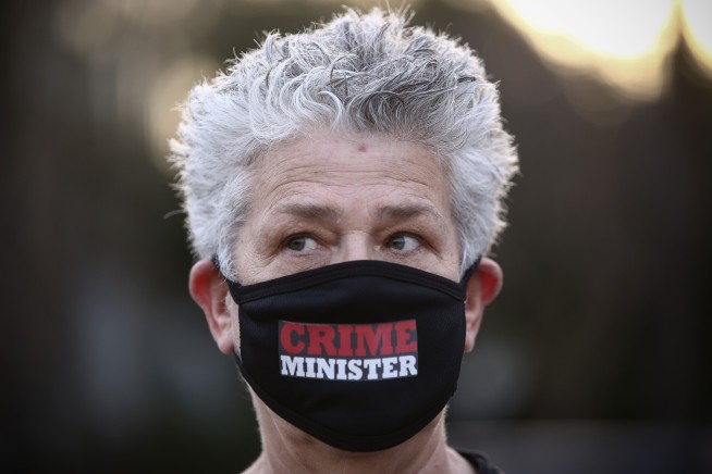 Israel's Netanyahu, chief rival agree on power-sharing deal