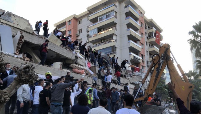 Quake kills 6 in western Turkey, rattles Greek island