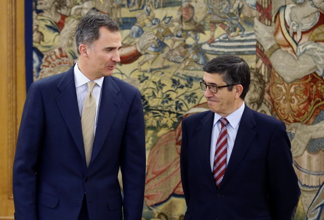 Spain king signs decree for unprecedented new elections
