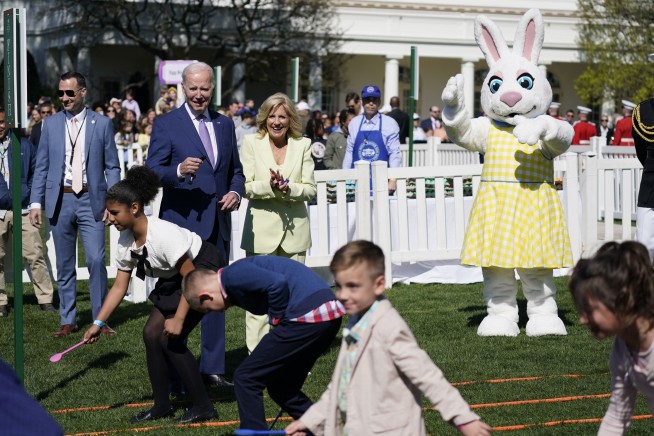 Biden kicks off Easter egg roll with talk of reelection bid
