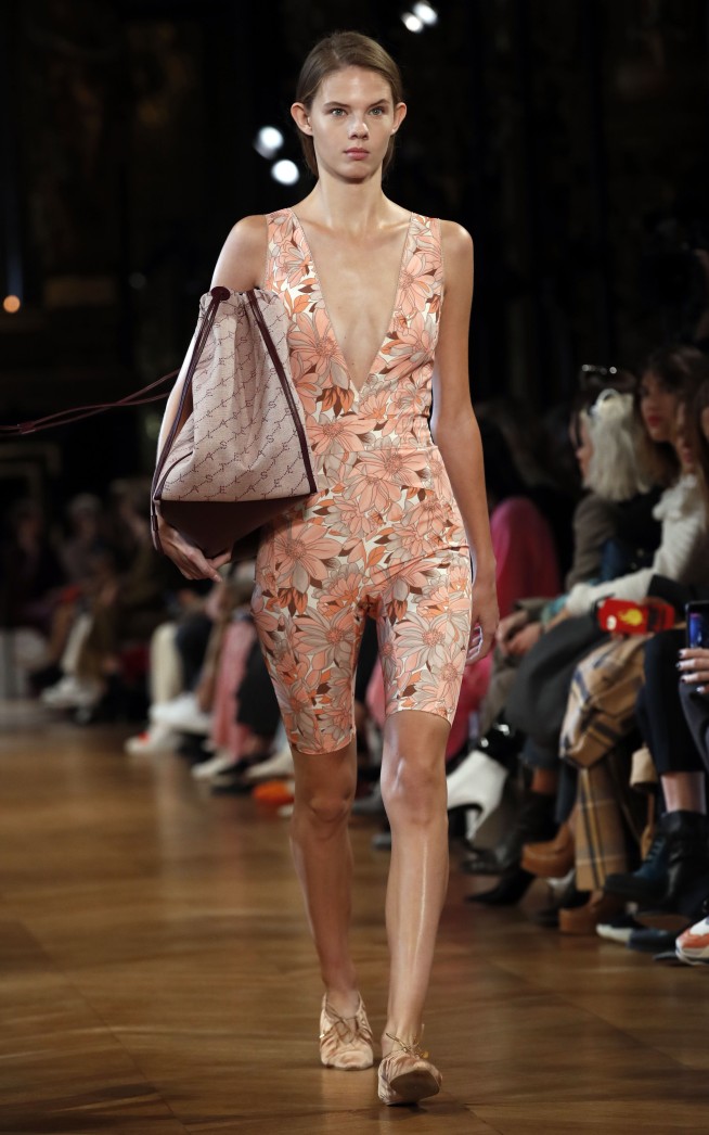 Stella McCartney embraces roots, advises animal activists