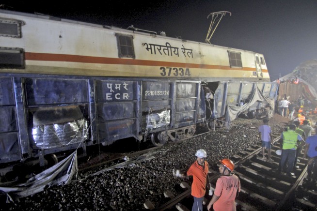 India train crash death toll rises above 230 with 900 injured as rescuers comb through debris