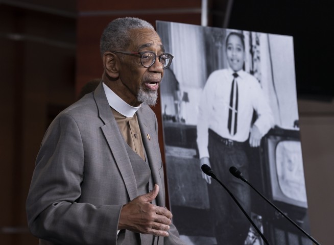 Emmett Till relatives seek renewed probe of '55 lynching
