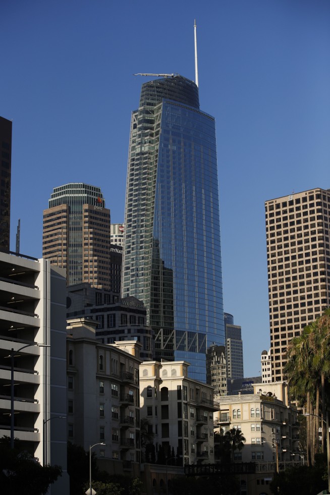 Tallest building west of Mississippi River opens in LA